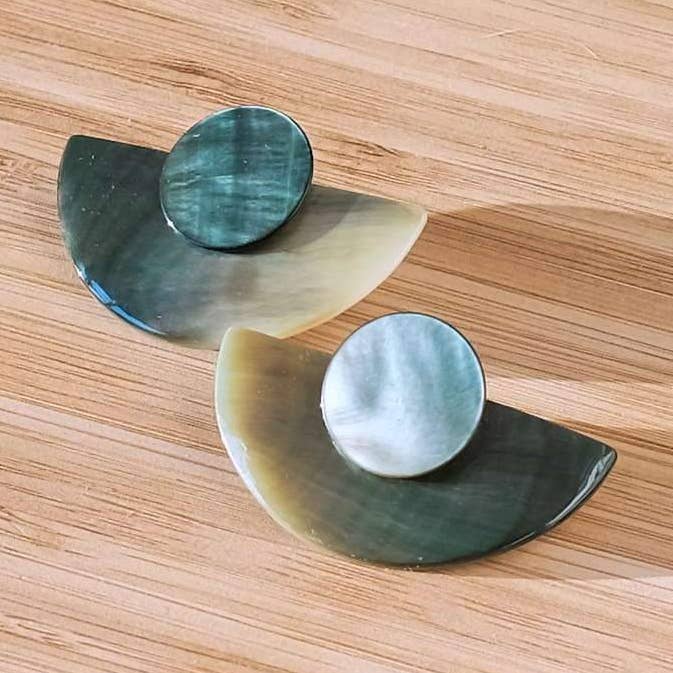 LIKHÂ - Wholesale Stud/Post Earrings - 3-in-1 Iridescent Grey Circle Halfmoon Geometric Studs Gray0