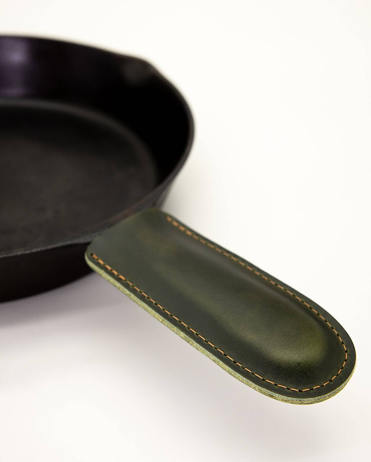 Lindy Leather – Engroshandel Støbejernspande – Læderhåndtagsovertræk til støbejern5