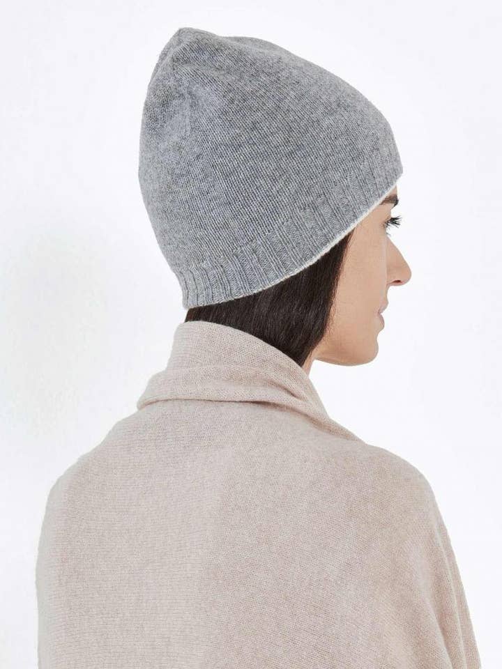 Berretto da donna in cashmere bicolore per la vendita all'ingrosso da parte di MaisonCashmere