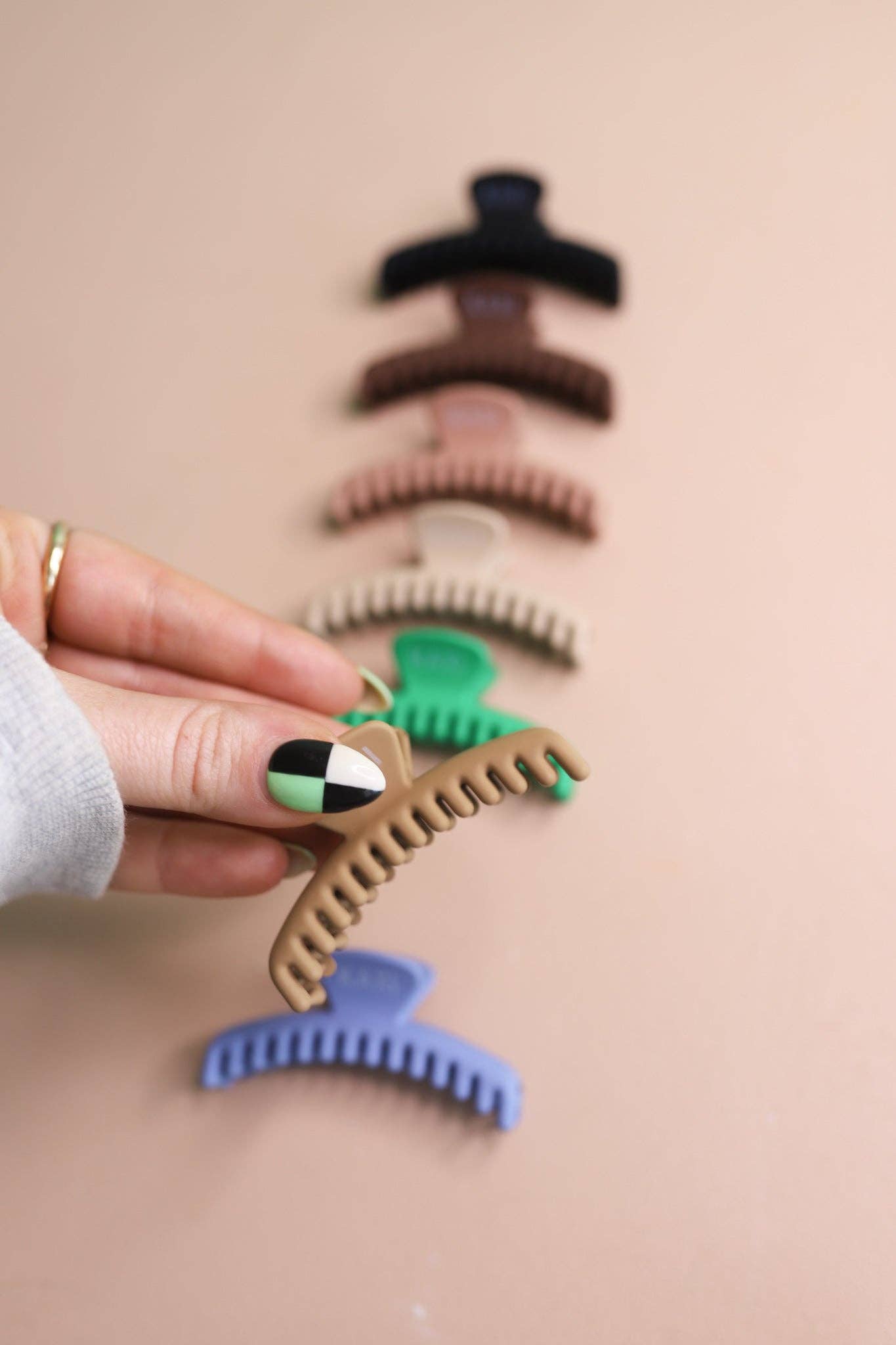 KAXI - Wholesale Hair Clip - Women's - Mini Hold Everything Claw - Matte Finish15