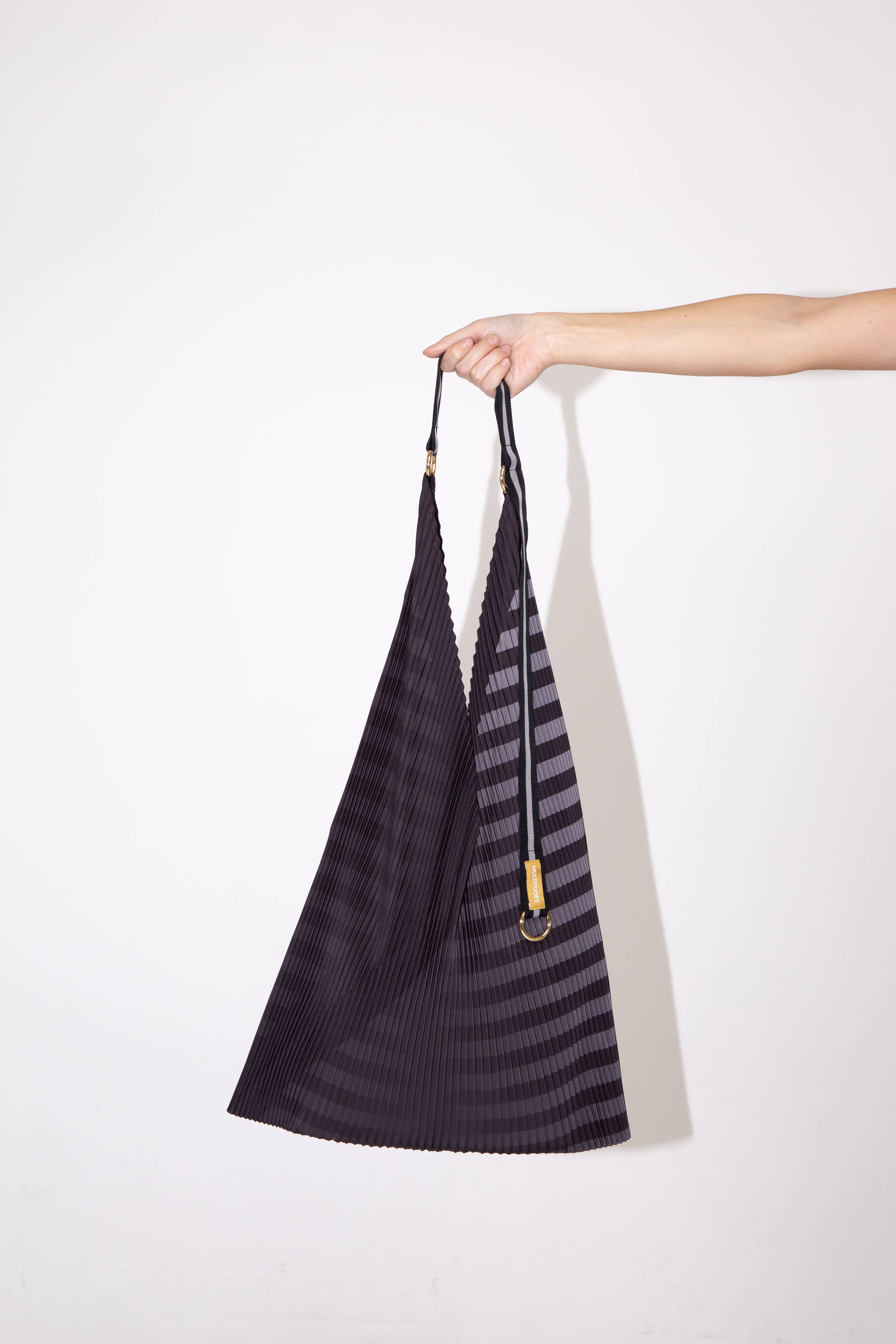 Multitudes – Engroshandel Skuldertaske – til kvinder – Plisseret skuldertaske Y Bag Claudia sort2