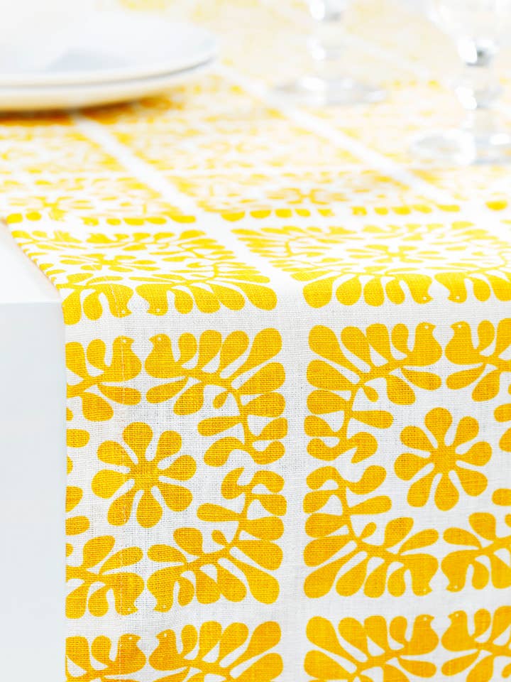 Chemin de table en lin stonewashed PALOMA | Jaune pour la vente par öökülm