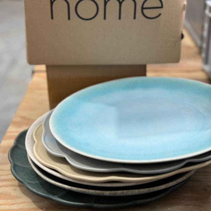 Mystery Box Dinner Plate Set 4 pieces for wholesale by Egg Back Home