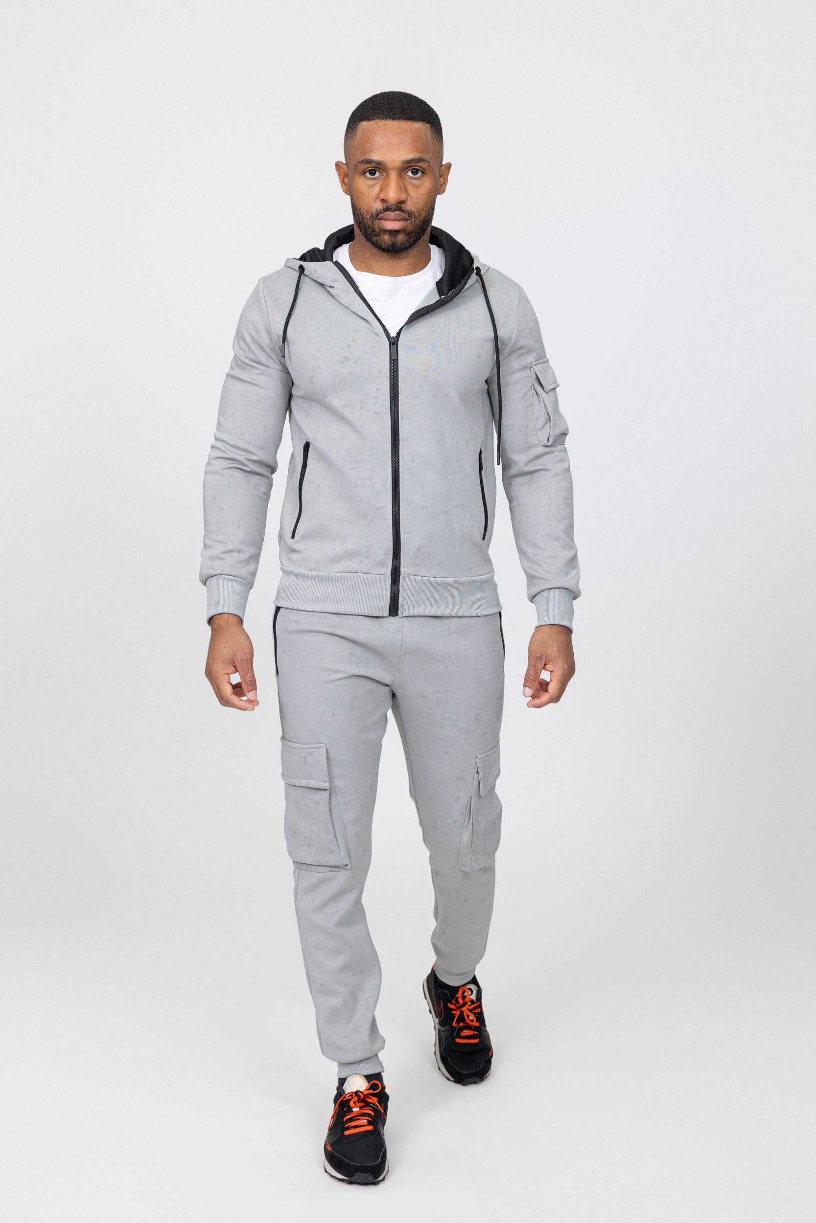 Zayne Paris – Großhandel Trainingsanzug – Herren – Joggingset mit Kapuzenjacke E699-23