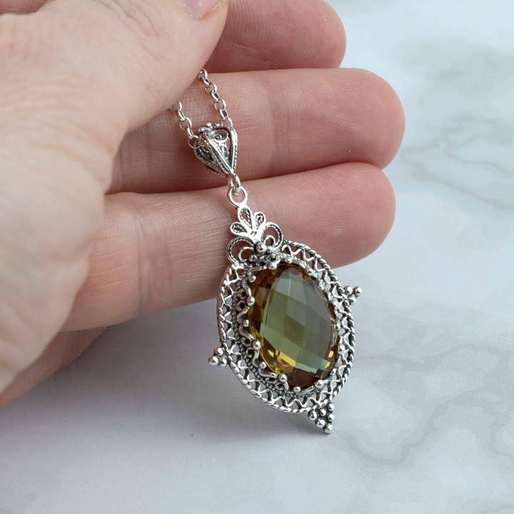 Filigranist Jewelry - Vente Colliers à pendentif - Collier Pendentif Femme Argent Alexandrite Ovale4