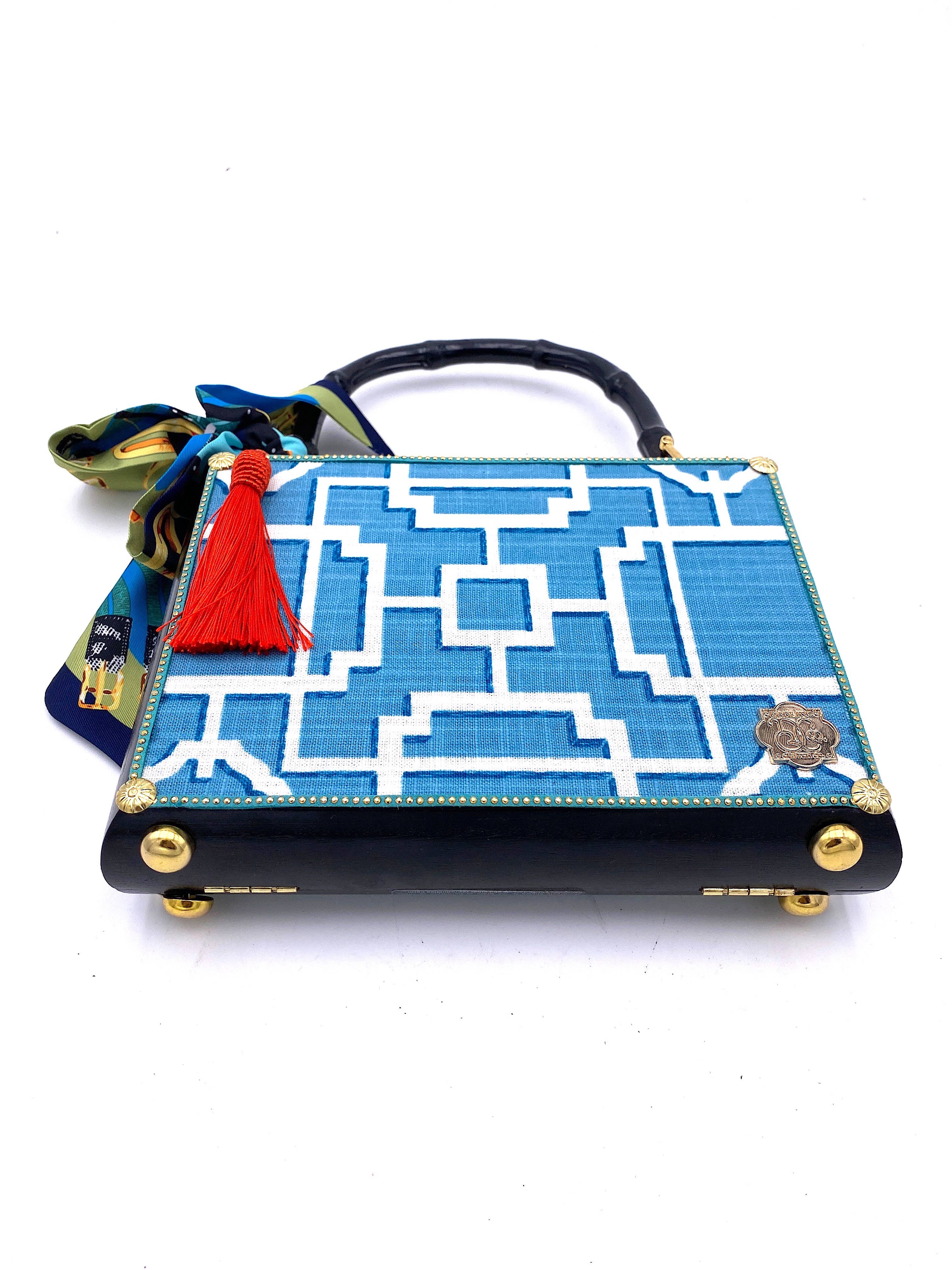 Darling and Company – Großhandel Henkeltasche – Damen – Shoji in blauer Tasche2