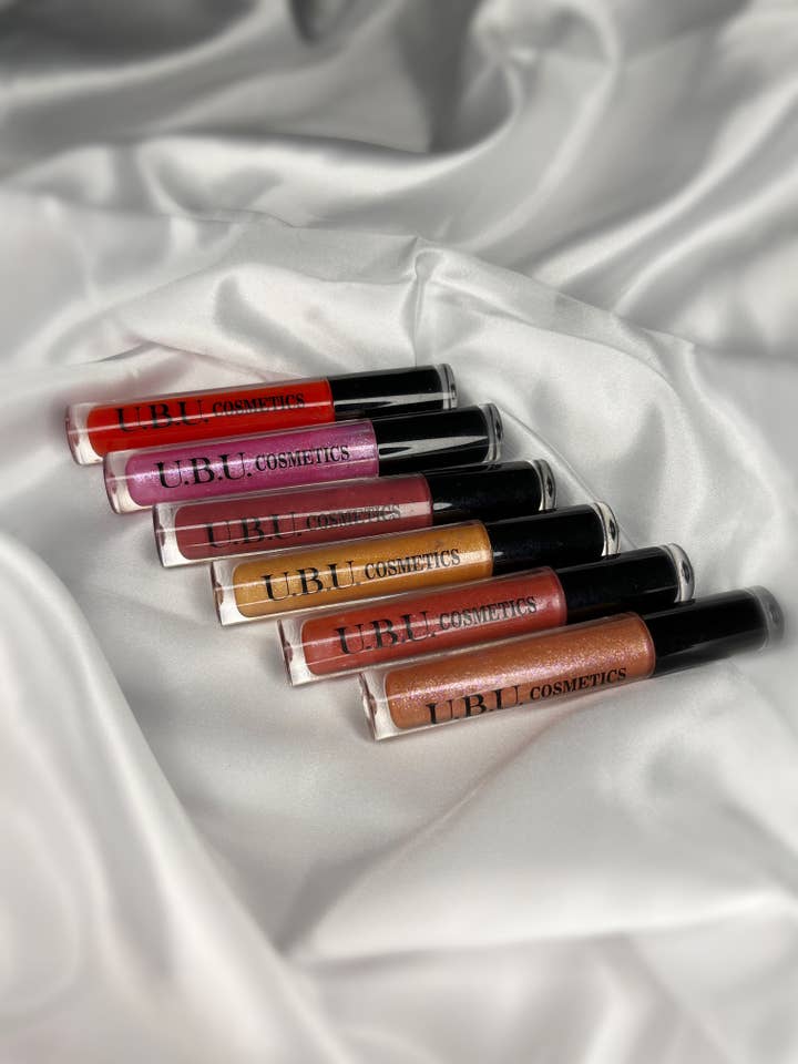 Brillant à lèvres hydratant pour la vente par U.B.U. Cosmetics