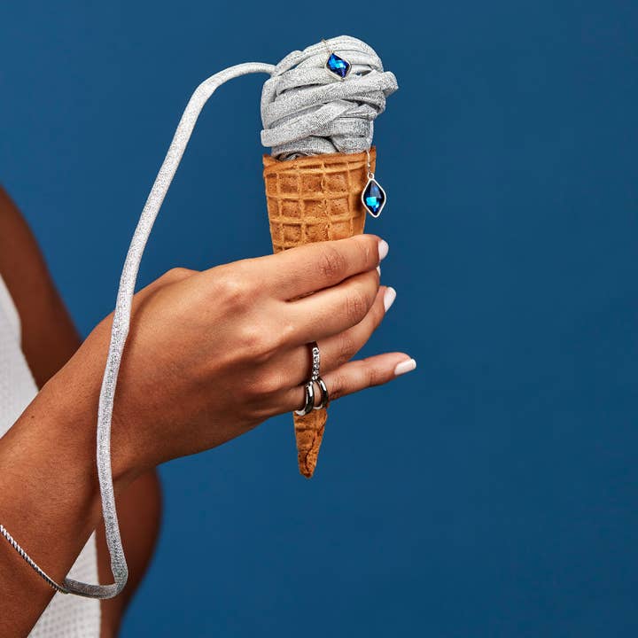 Oli Olsen – wholesale Shoe accessories – Sliwils Fashion ShoelaceManhattan - Metallic Silver4