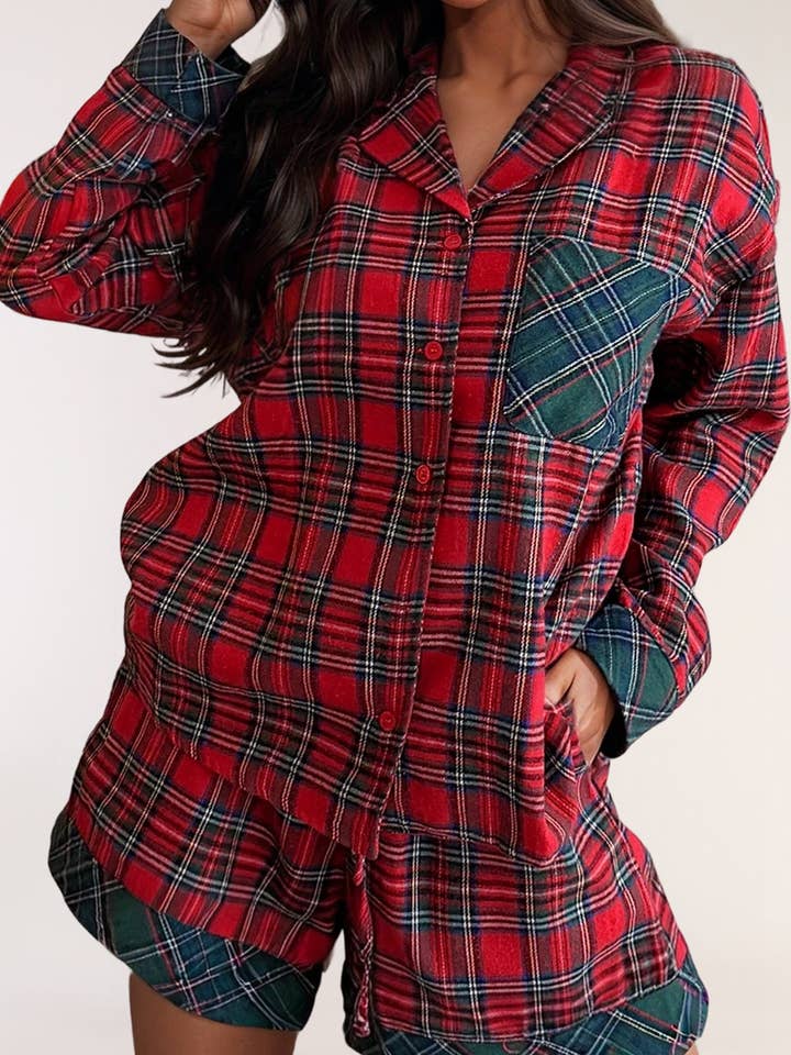 Ensemble chemise et short de Noël à carreaux contrastés et patchwork pour la vente par LA Society