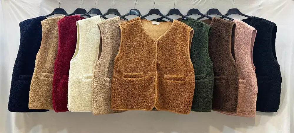 Mimi & Gogo - Wholesale Outerwear Vest - Women's - Plain Fleece Vest @3433_GiUniMoimoute15