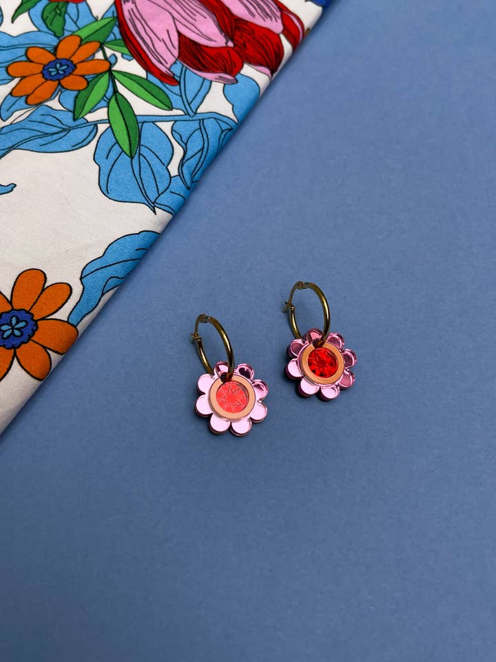 Mini Orecchini a Cerchio Superstar Folk, rosa/pesca per la vendita all'ingrosso da parte di Fizz Goes Pop