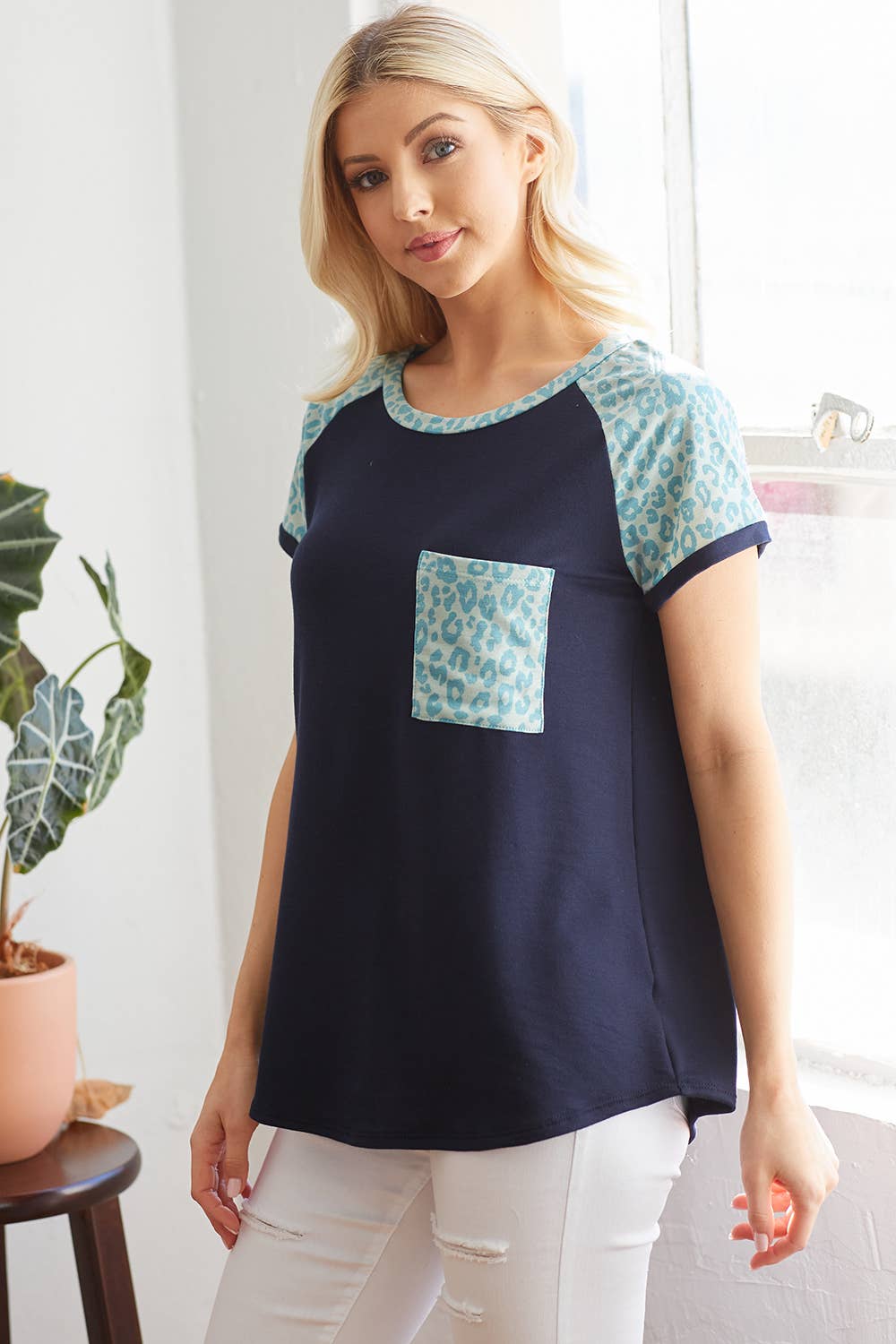 lovely melody - Wholesale T-Shirt - Women's - LMT2216-Day to Day Leopard Top3