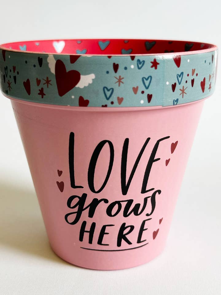 Pot005 | Love Grows Here | £3.32 Each Of 2 Pieces) for wholesale by WPL Gifts