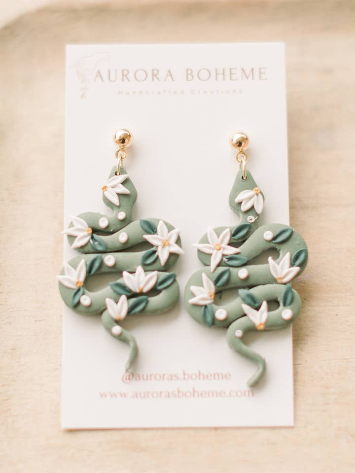 Pendentif en forme de serpent Wildflower pour la vente par Aurora Boheme