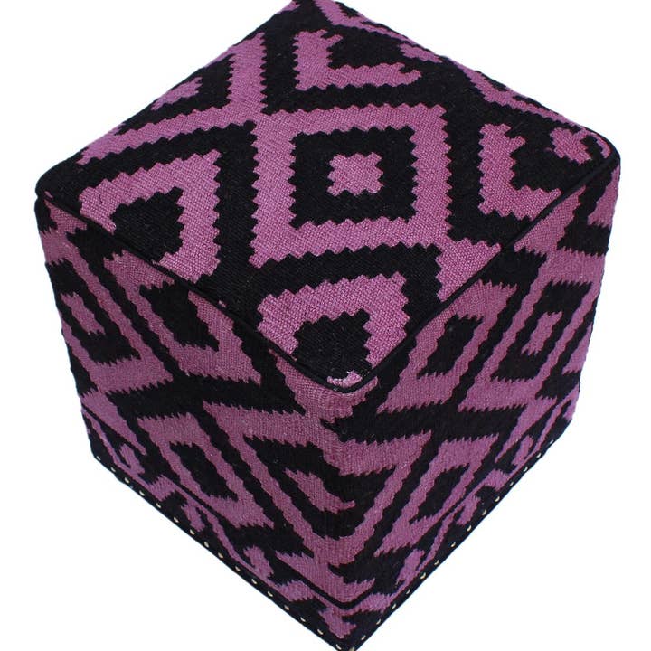 Bohemian Sharkey handgemaakte kelim poef in zwart en paars voor wholesale door Arshs Fine Rugs