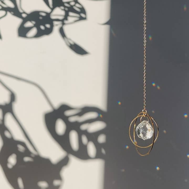 Atelier Intuitive - Wholesale Zonnevanger - GALAXY MINI • Mini Zonnevanger van Messing & Glaskristal2