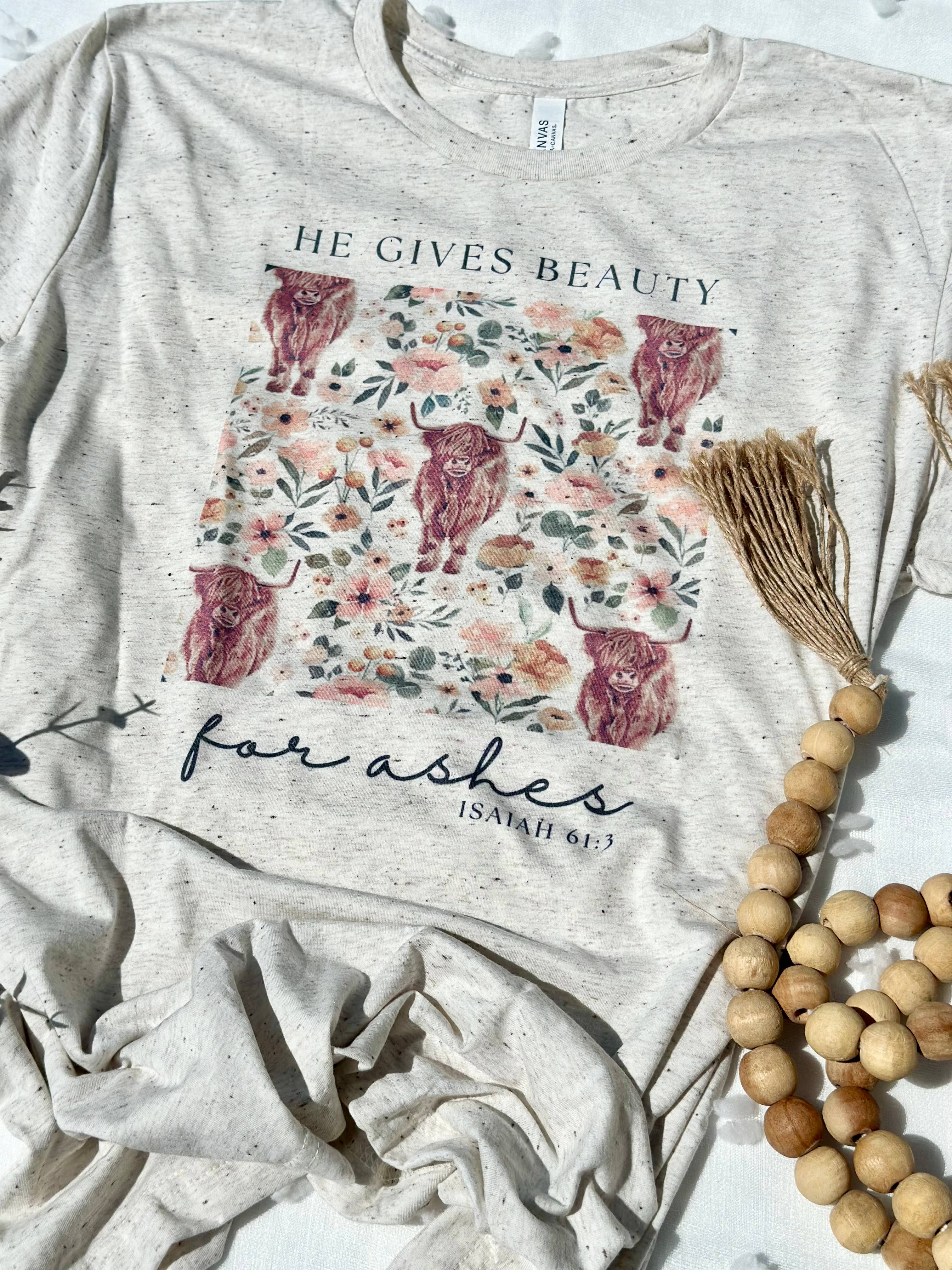 Only Grace Company – wholesale T-shirts med screentryck – Dam – Floral Highland Cow Christian grafisk t-shirt för kvinnor 3