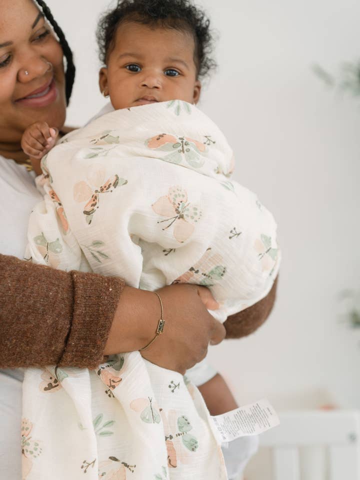 Crane Baby - Wholesale Swaddle Set - Baby - Parker 2-pc. Swaddle Set (Butterfly/Rainbow)4