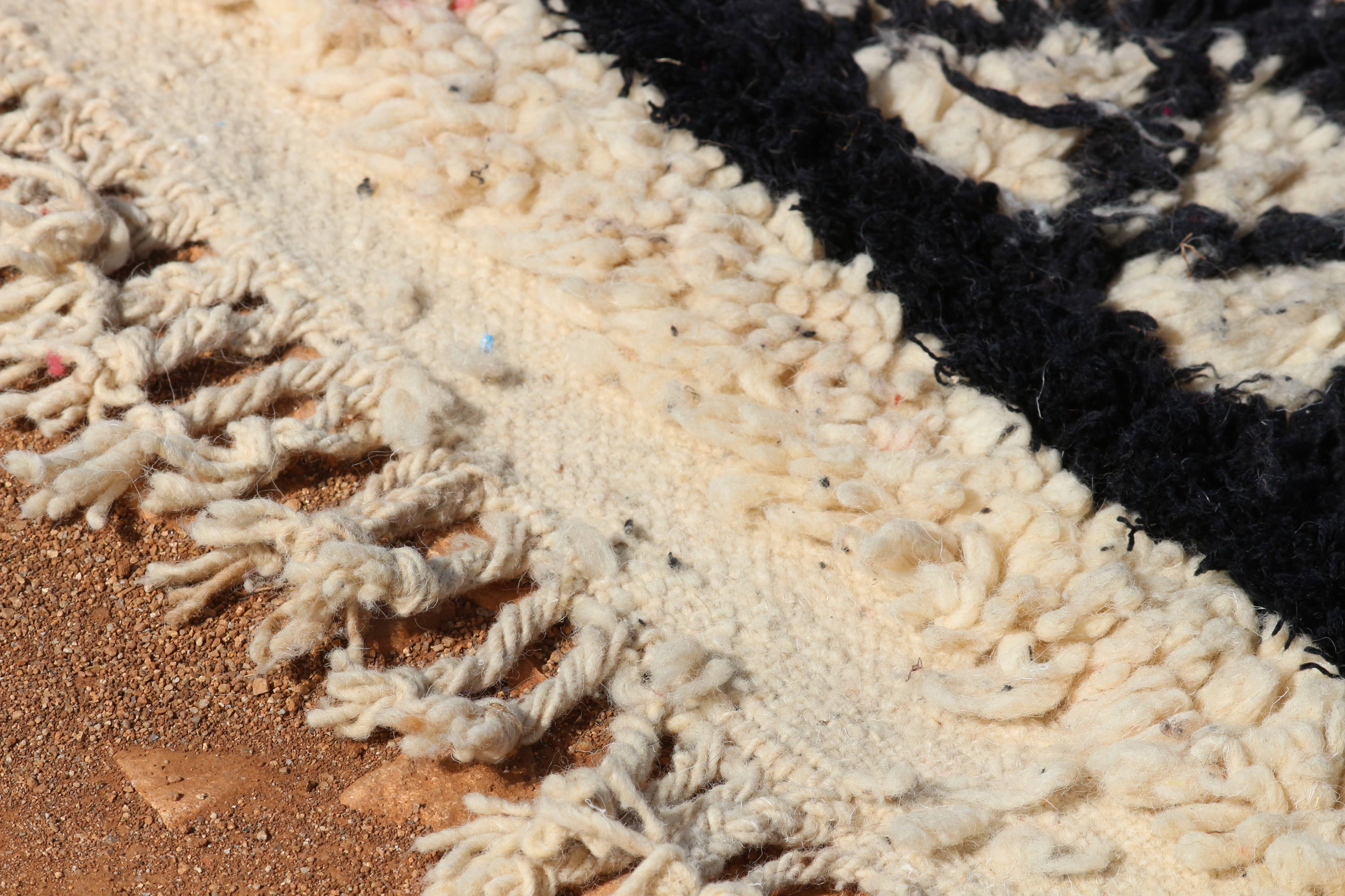 MUSMUSRUGS – wholesale Rug pad – Moroccan Traditional Moroccan Beni Ourain Rug8