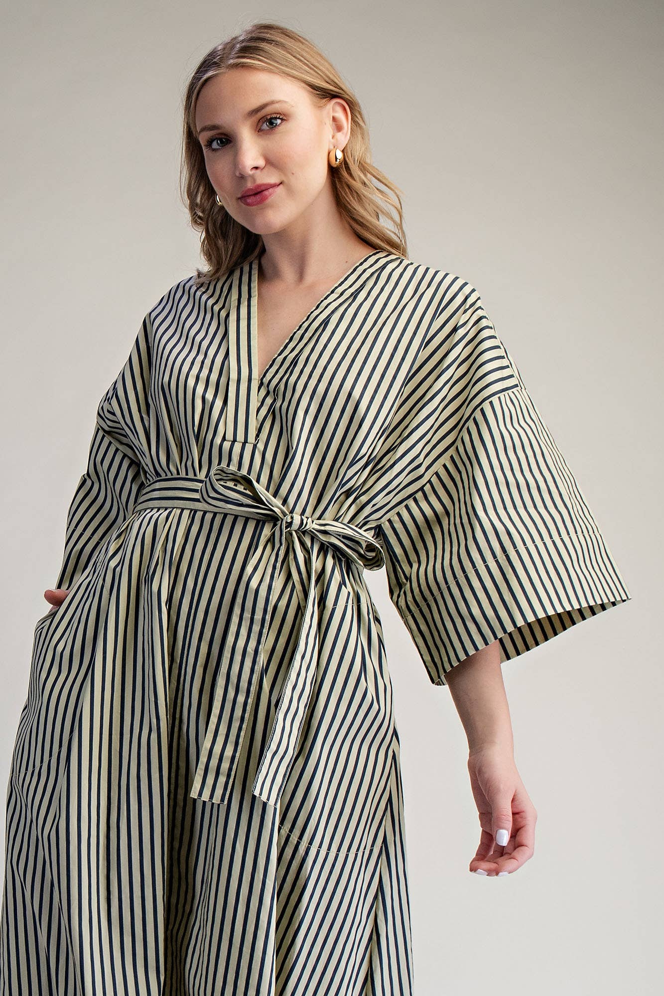 Glam - Wholesale Dress - Women's - Belted Relaxed Stripe Midi Dress12