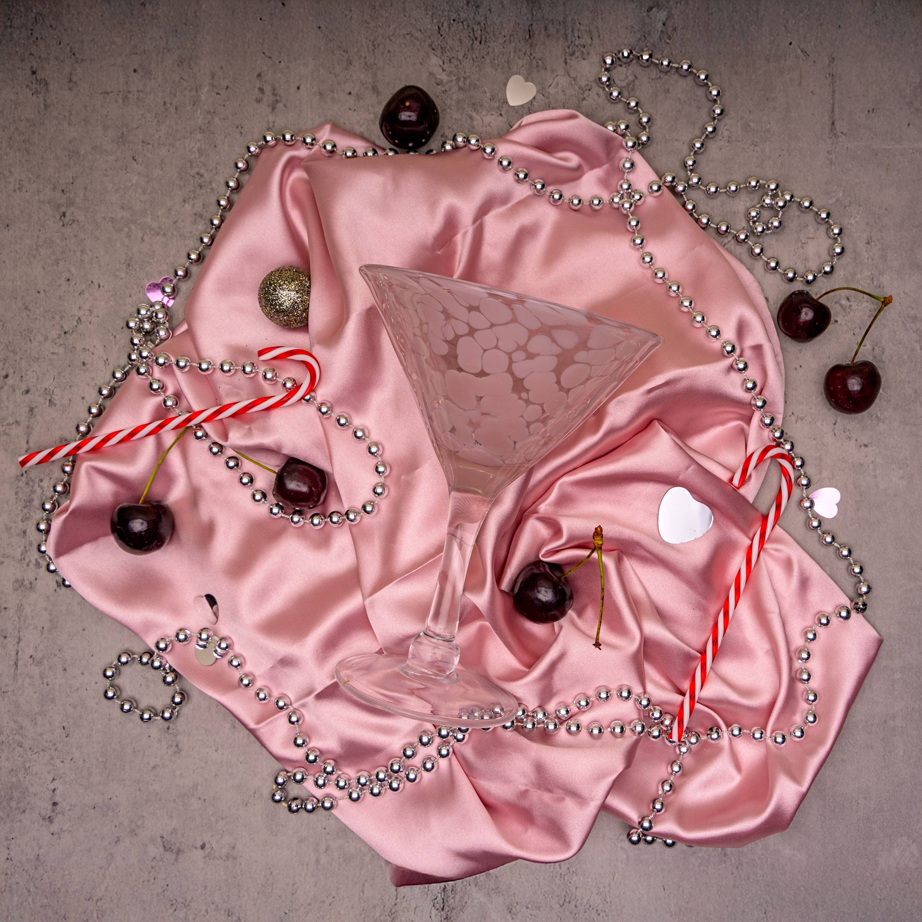 The Glass House Wholesale Interiors Ltd. – wholesale Cocktail/liquor glass – Large Martini Glass: Blush Pink1