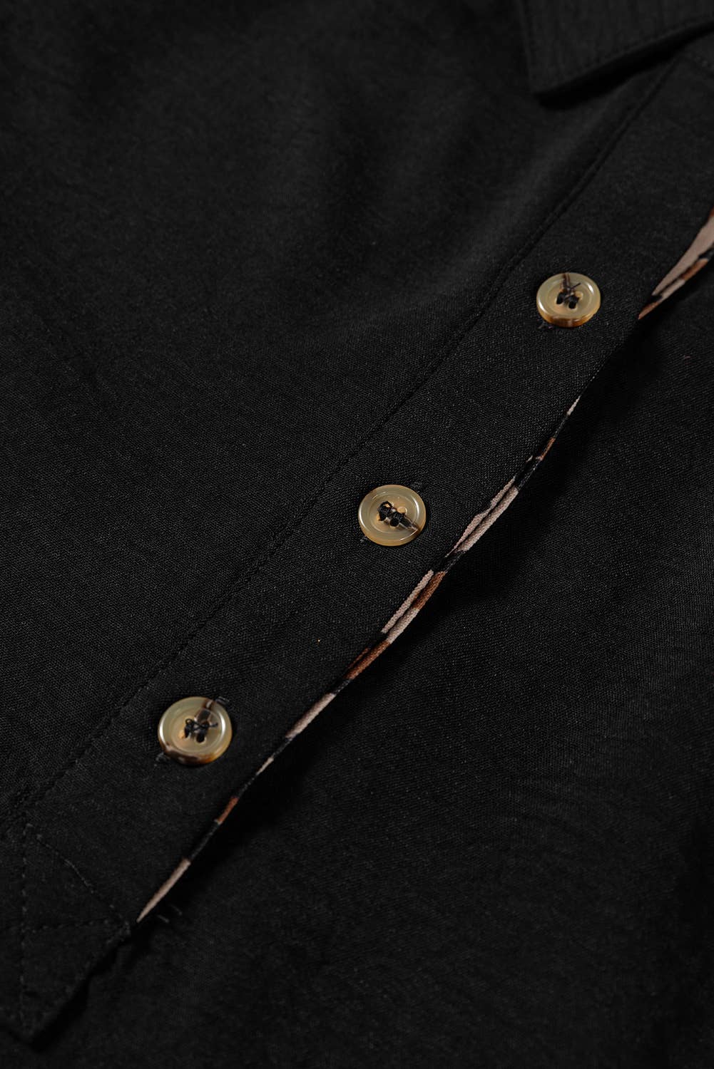 Noir Blouse à manches longues à volants et patchwork contrasté léopard (S-XL) en vente sur Faire4