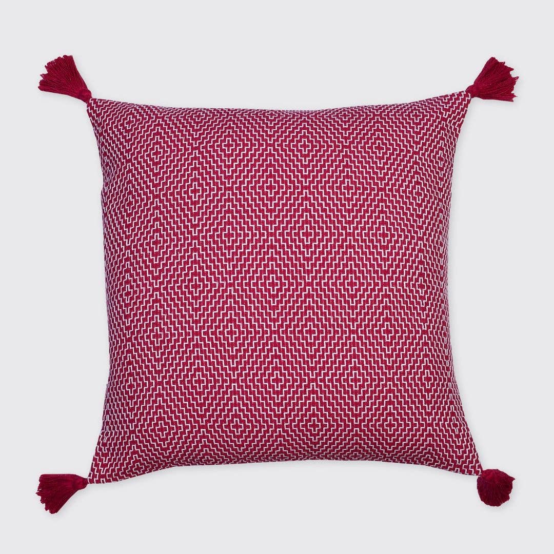 Forever England / Millie Mae – wholesale Throw pillow cover – Diamond Cushion Cover with Tassels - Dark Pink0