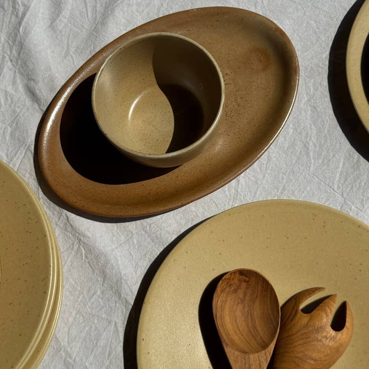 Office Objets - Wholesale Decorative Plate/Dish/Bowl - A small tall beige bowl CNP Stoneware Village France vintage D127