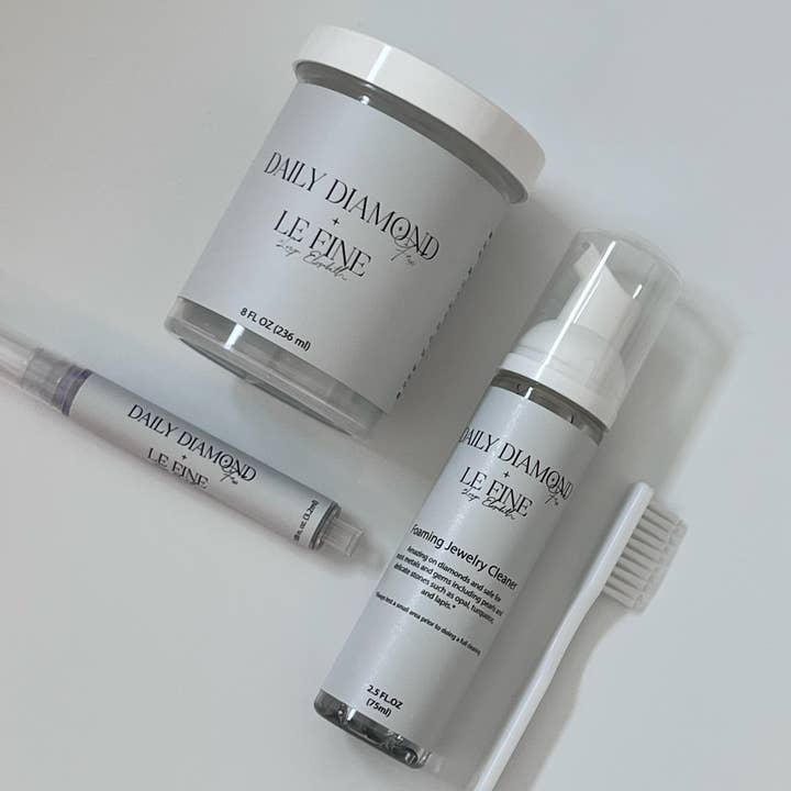 Collection de nettoyants pour bijoux Daily Diamond Fix pour la vente par LE Fine Jewelry
