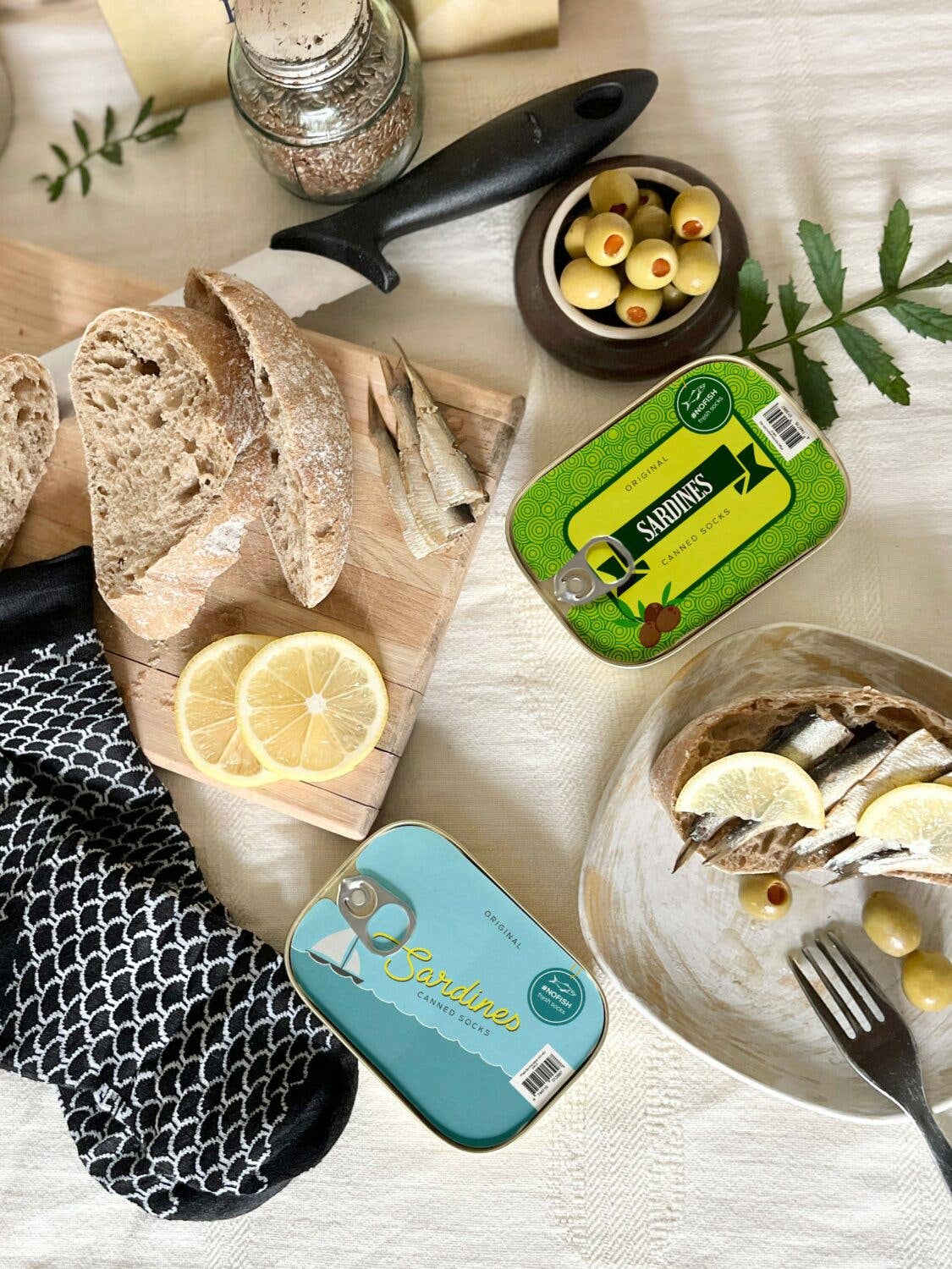 Black French Sardines - Canned Fish Socks (Unisex Sizes 35-46) for wholesale on Faire2