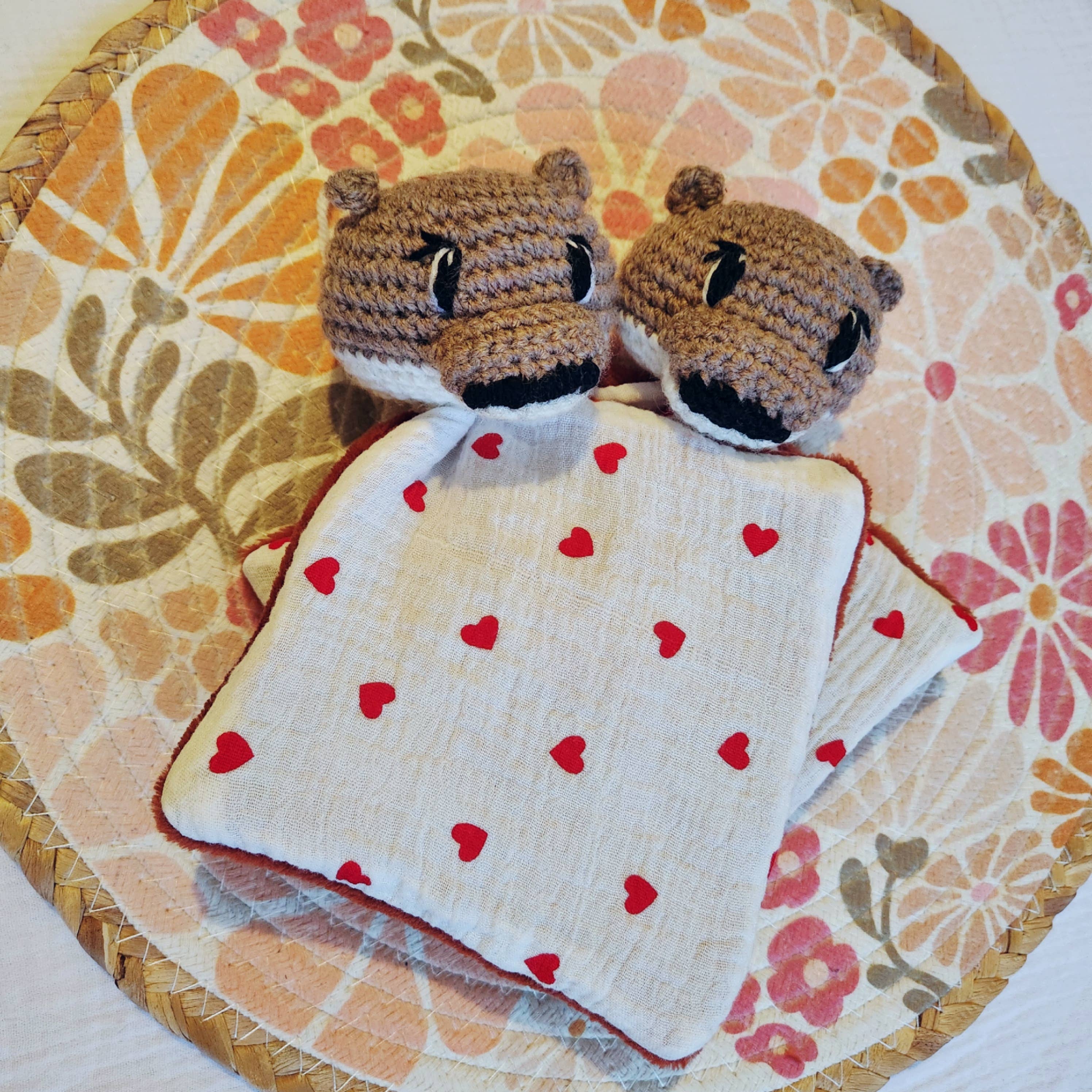 Les Doudous D'Emi - Wholesale Security/Cuddle Blanket - Baby - Doudou Lange Marie Lou the Otter1
