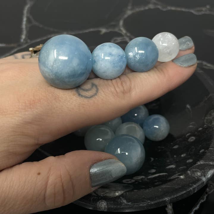 The Crystal Tabby - Wholesale Spiritual Stone/Crystal - Aquamarine Sphere Bag b grade1