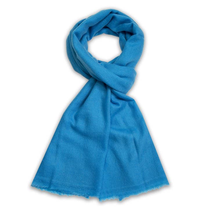 Écharpe en cachemire de couleur - Turquoise pour la vente par BNB Crafts Inc.