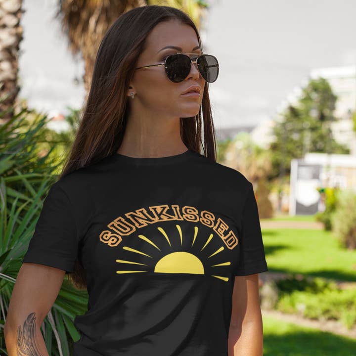 Camiseta Sunkissed Varsity para venta al por mayor de Perfectly Diverse Trendz, LLC