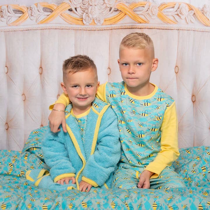 Upptagen bin pojkar morgonrock och Jersey pyjamas gåva Set för wholesale av Luca and Rosa