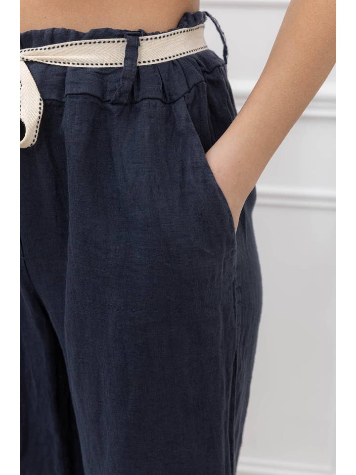 Happy look - Wholesale Shorts - Women's - Linen shorts with belt and pockets