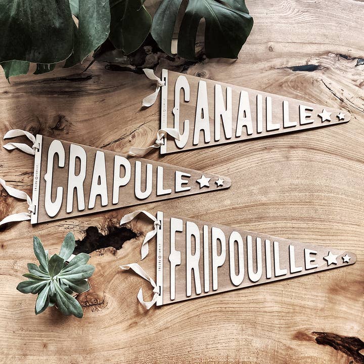 Fanion en bois pour la vente par Treebu Family