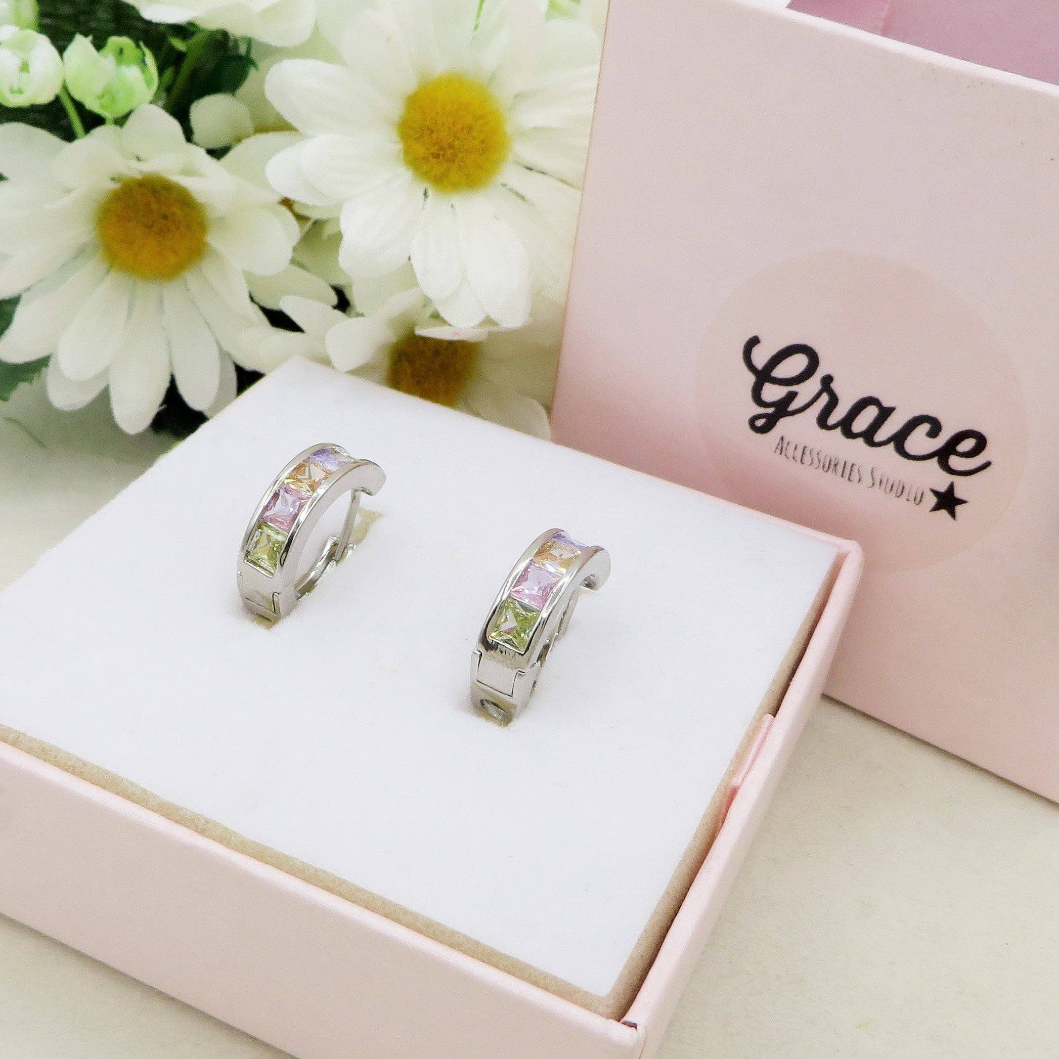 AMELIA - Orecchini cerchi zirconati RAINBOW for wholesale on Faire3