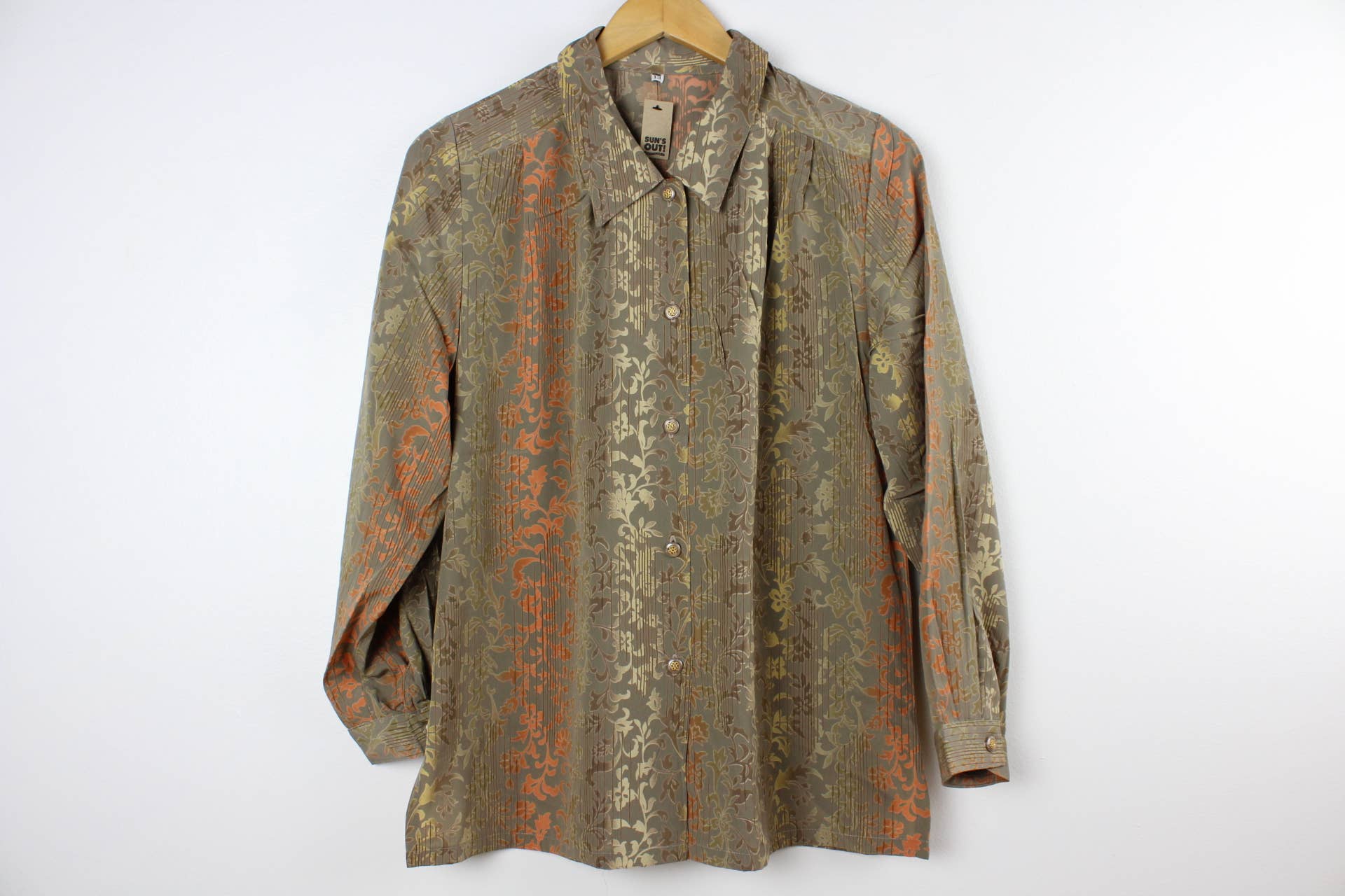 Sun's Out! - Vendita all'ingrosso Camicetta - Donna - Blusa a maniche lunghe con bottoni di seconda mano - Originale36