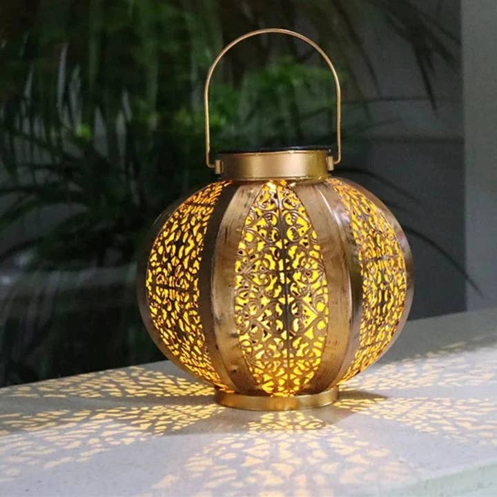 BRECK + FOX - Wholesale Outdoor/Lawn Light - Solar Art Deco Lantern