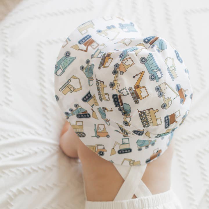 Huggalugs - Vente Chapeau de soleil – enfant - Chapeau seau Construction Trucks UPF 50+ pour bébés et tout-petits2