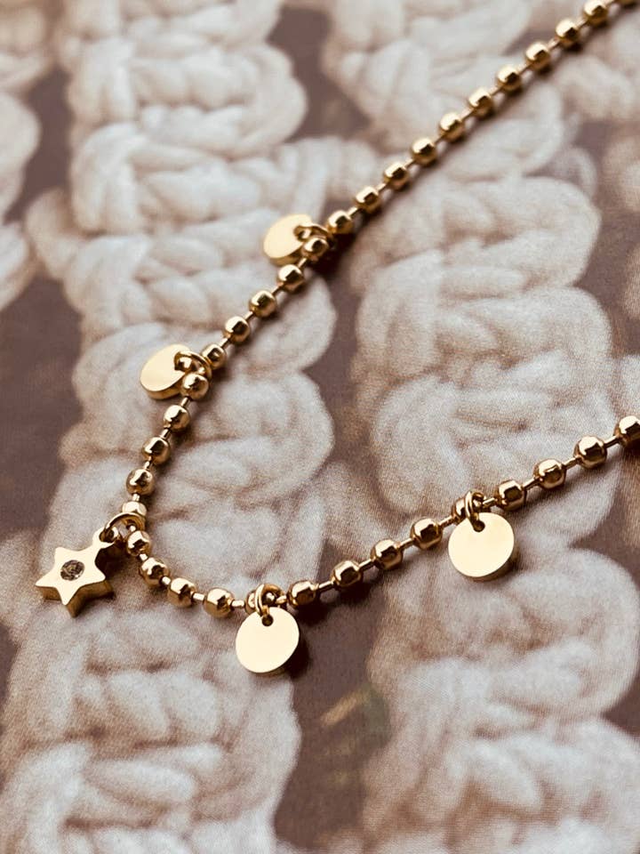 Sadie Tiny Star Charm Halskette für den Großhandel von AMD COLLECTIVE