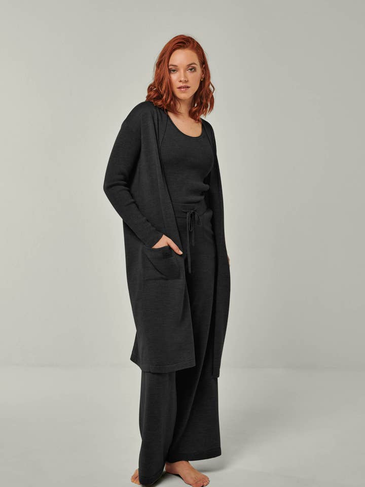 SET DA CASA - Cardigan Blossom & Top Blossom & Pantaloni Frida per la vendita all'ingrosso da parte di YOU LOOK PERFECT Loungewear