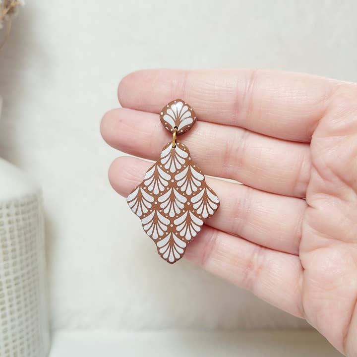 Spiegel Clay - Wholesale Dangle Earrings - Long dangles chocolate and white1