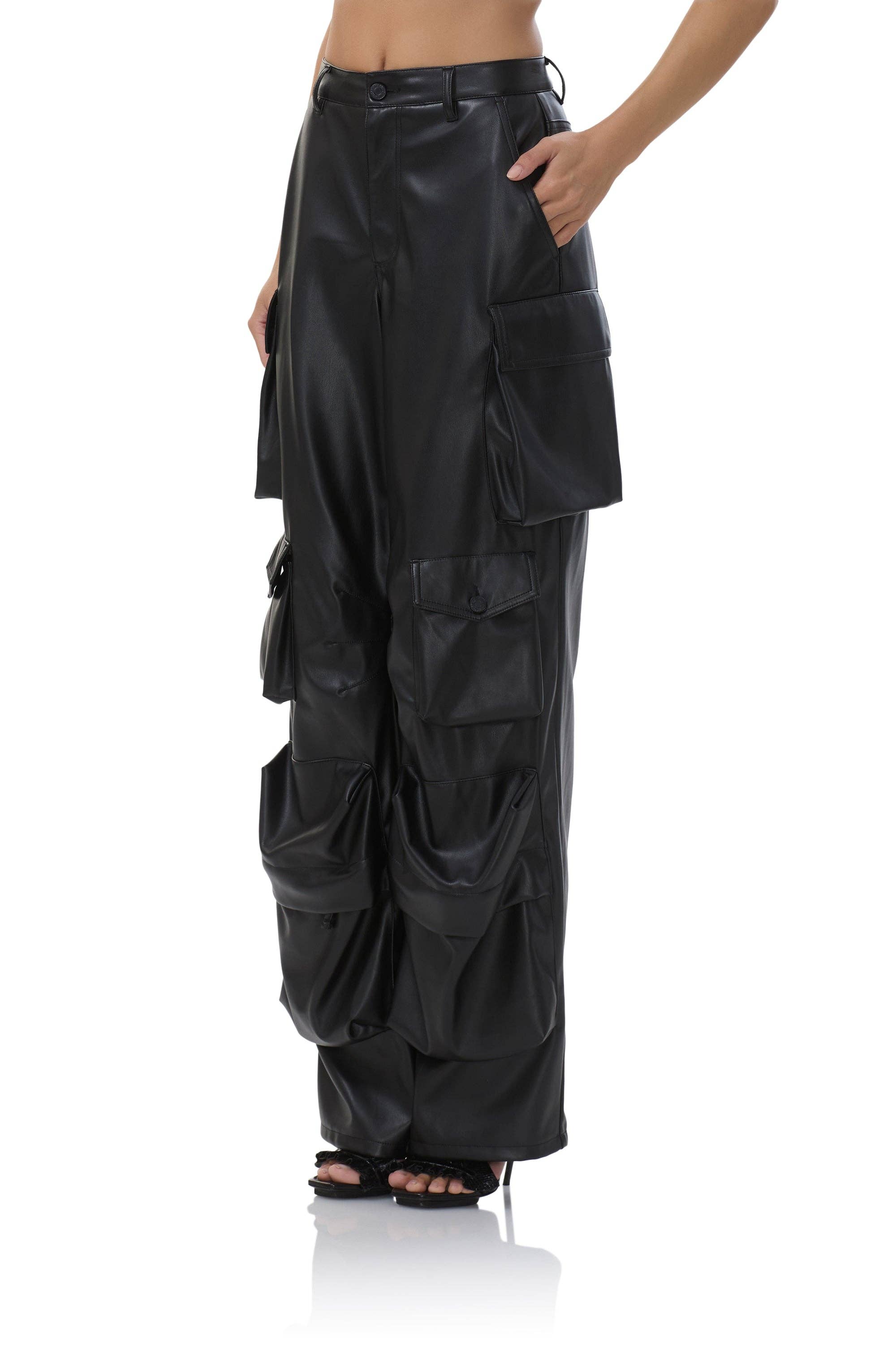 Noir Parker Baggy Cargo Byxa - Svart för wholesale på Faire3