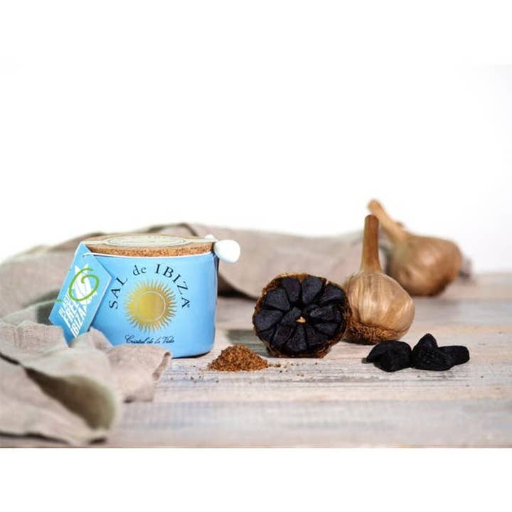 Tierra Callada - Wholesale Salt - Sal de Ibiza - Salt with Organic Black Garlic - Pot 4.9 oz1