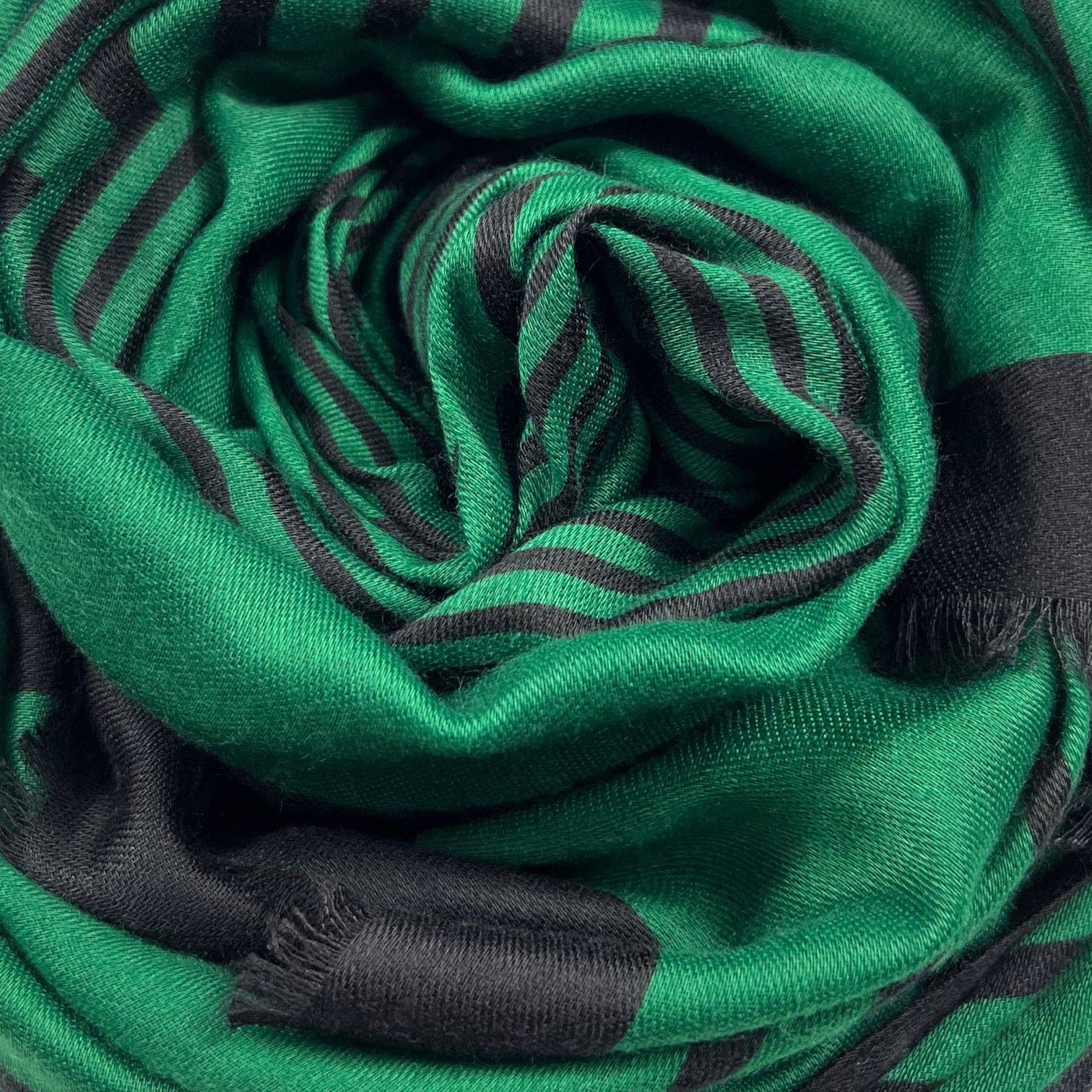 Lili Scarves (US Duty Free) - Wholesale Sjaal - Dames - Lichtgewicht sjaal met groot doornmotief8