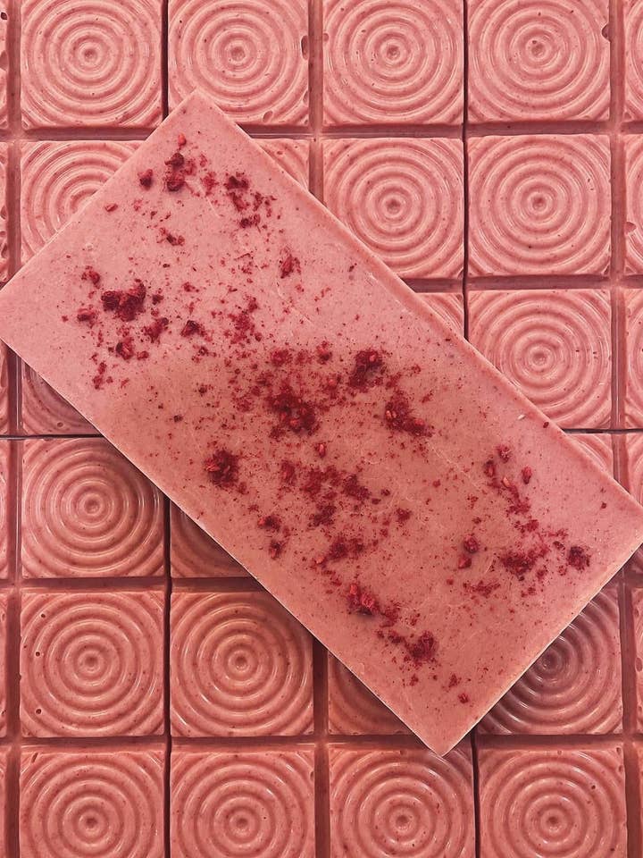 Chocolat blanc 40% framboise bio pour la vente par Oenomel Chocolate