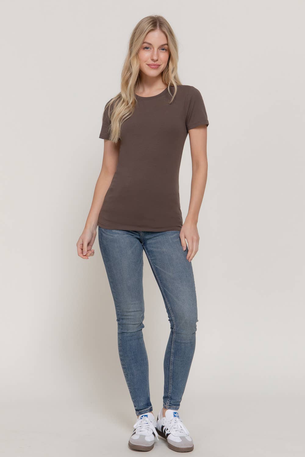 Active Basic | Active USA - Vente T-shirt – femme - Top en jersey de coton et élasthanne à manches courtes et col rond3