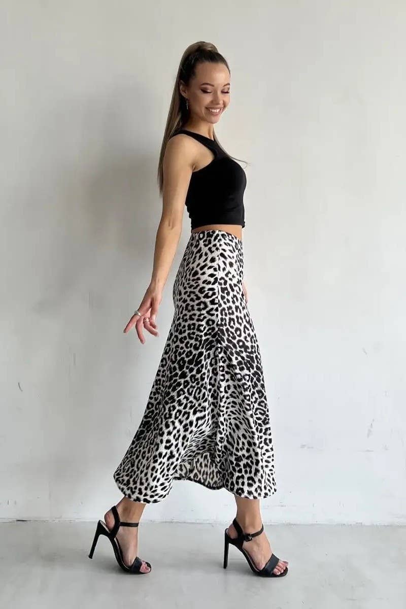 NINEXIS - Wholesale Skirt - Women's - CWBLS00717_LEOPARD PRINT SATIN HIGH WAIST MAXI SKIRT3